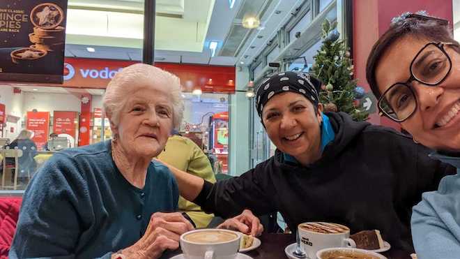 Diya helps the elderly as part of GivingTuesday
