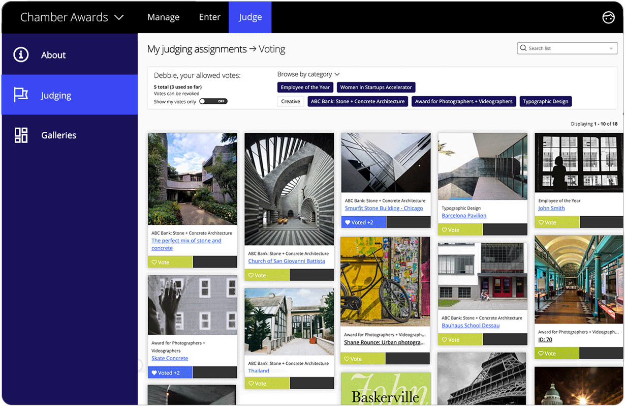 Award Force-Oberfläche, die die Ansicht der Juroren der Abstimmungsrunde zeigt. Das Dashboard der Abstimmungsrunde ist eine Bildergalerie.  
